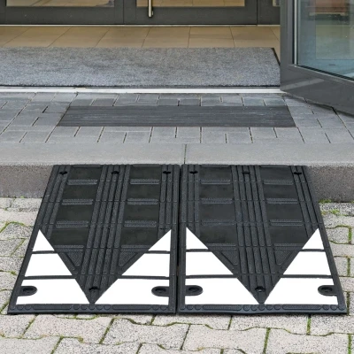 TRAFFIC-LINE Kerb Ramp Large Black and White